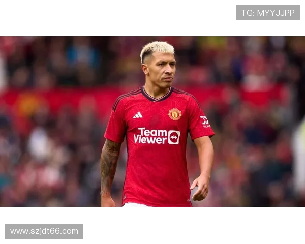 鲁尼称赞姆伯莫表现稳定 是曼联今夏最成功的引援之一 鲁尼称赞姆伯莫表现稳定 是曼联今夏最成功的引援之一